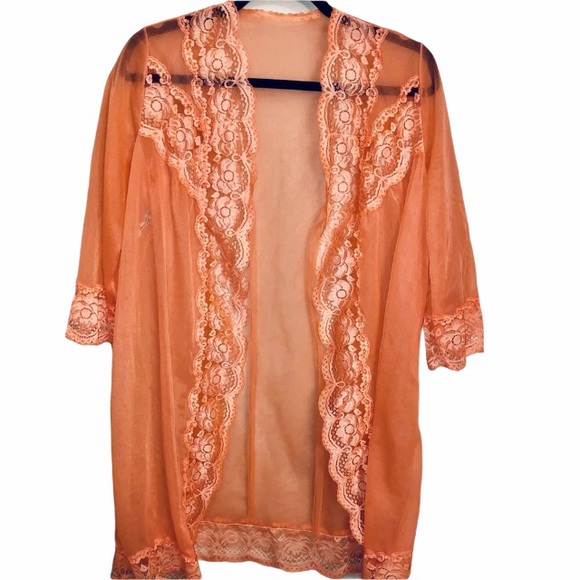 Delicate Vintage Robe - Picture 7 of 7